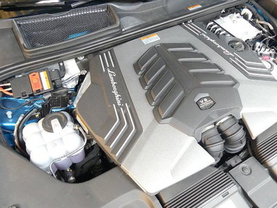 صورة 6 لـ 2025 Lamborghini URUS