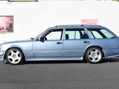 MERCEDES-BENZ E-CLASS - 8