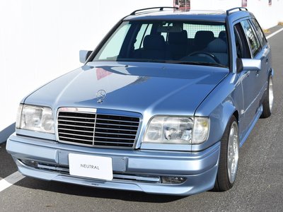 MERCEDES-BENZ E-CLASS - 2