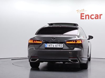 LEXUS LS - 3