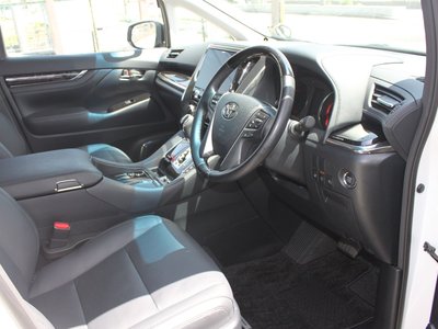TOYOTA ALPHARD - 9