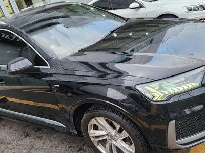 AUDI Q7 - 8