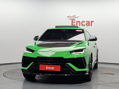 LAMBORGHINI URUS - 2