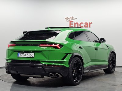 LAMBORGHINI URUS - 3