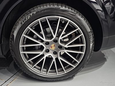 PORSCHE CAYENNE - 8