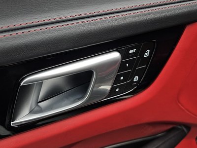 صورة مصغرة 31 لـ 2022 Porsche CAYENNE