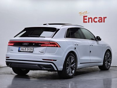 AUDI Q8 - 3