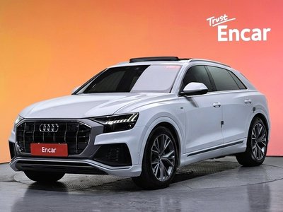 AUDI Q8 - 1