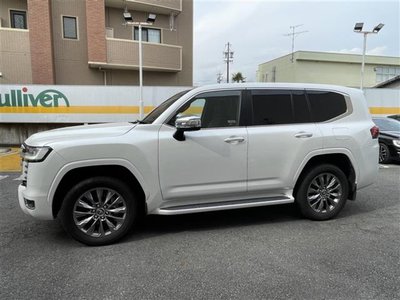 TOYOTA LAND CRUISER 300 - 7