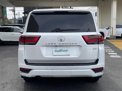 TOYOTA LAND CRUISER 300 - 8