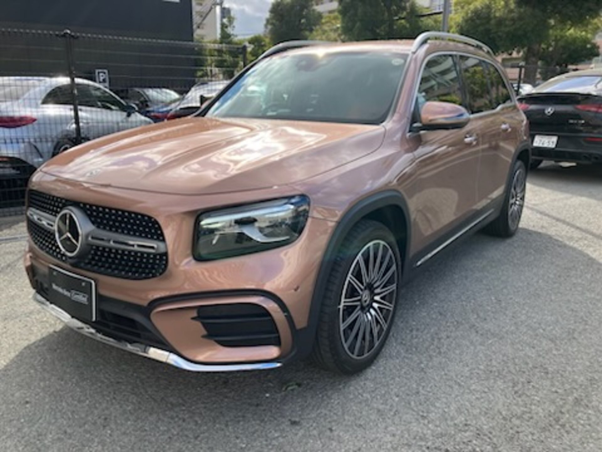 MERCEDES-BENZ GLB - View 1