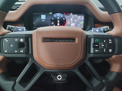 LAND ROVER DEFENDER - 8