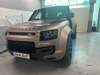 LAND ROVER DEFENDER - 6