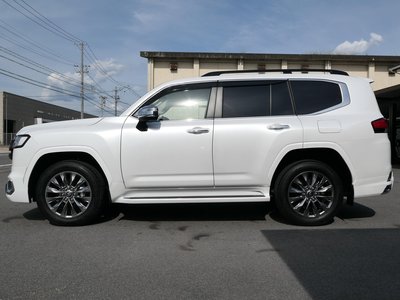 TOYOTA LAND CRUISER 300 - 10