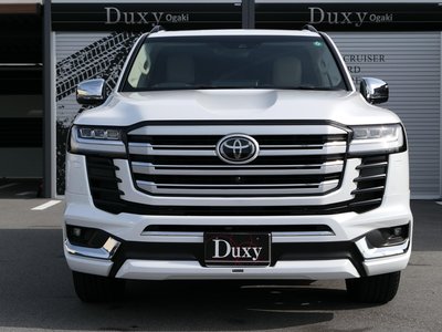 TOYOTA LAND CRUISER 300 - 7