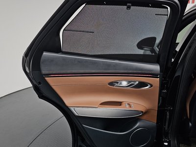 2024 Genesis GV70 thumbnail 15
