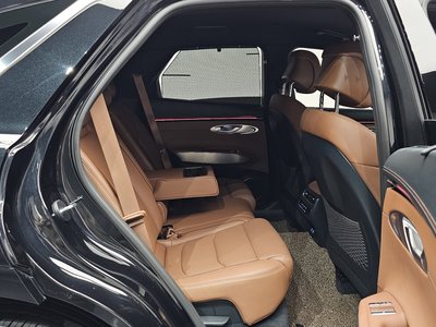 2024 Genesis GV70 thumbnail 17