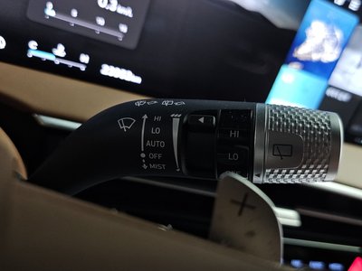 2024 Genesis GV70 thumbnail 30