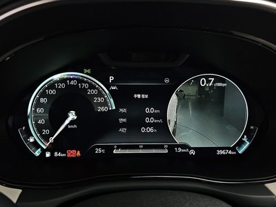 2023 Genesis GV70 thumbnail 11