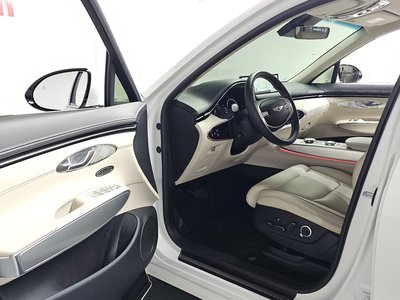 2023 Genesis GV70 thumbnail 13