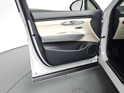 2023 Genesis GV70 thumbnail 14