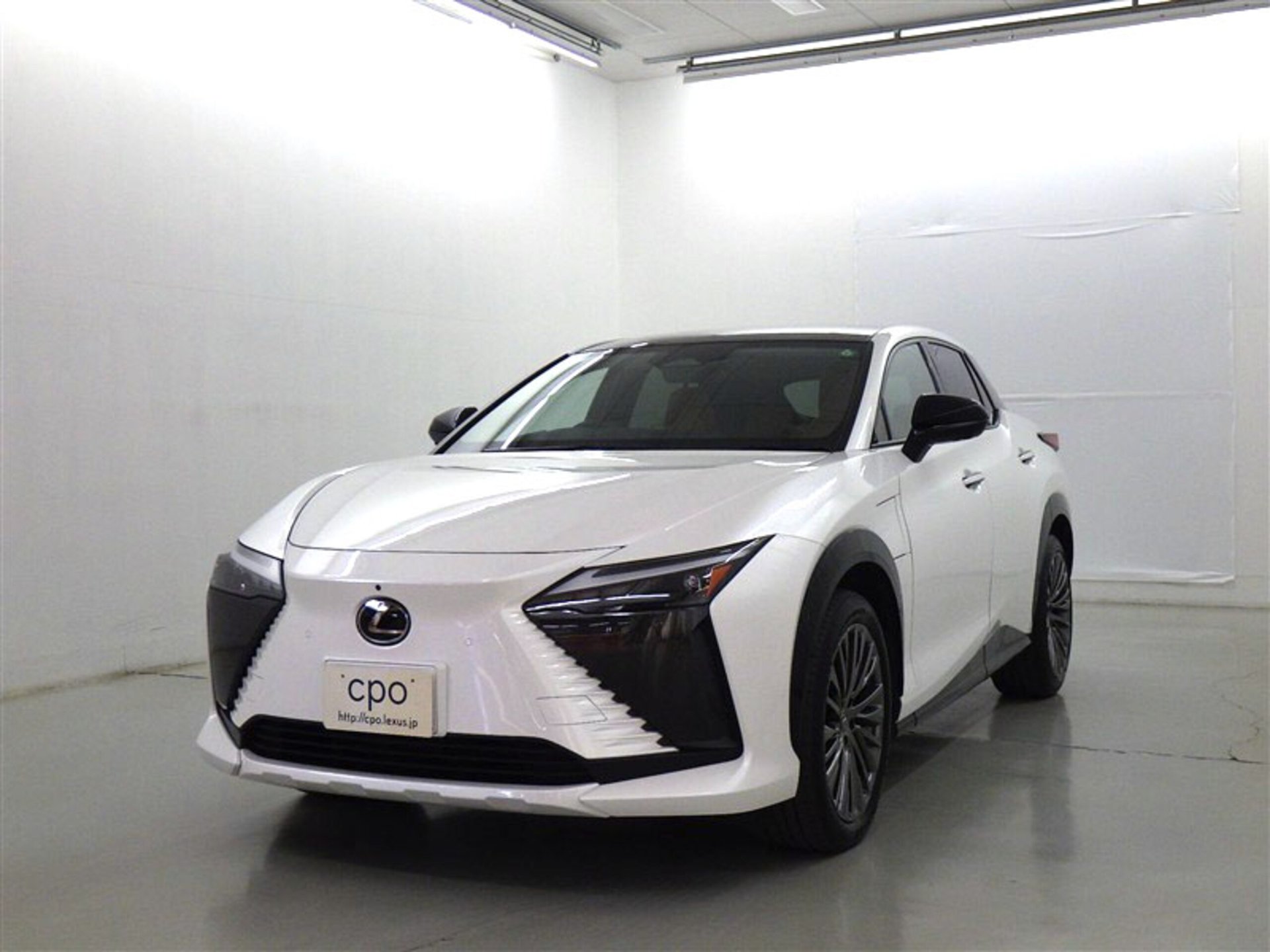 LEXUS RZ - View 1