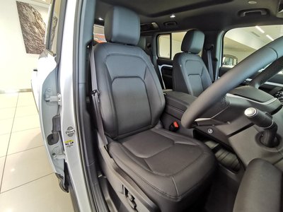 2025 LAND Rover DEFENDER 缩略图 27