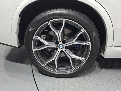 صورة 6 لـ 2025 BMW X5