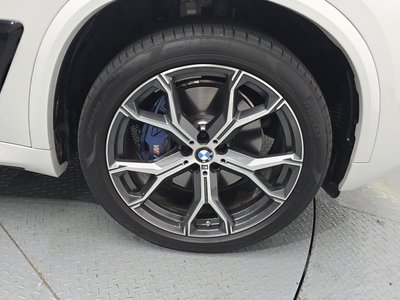 صورة 8 لـ 2025 BMW X5