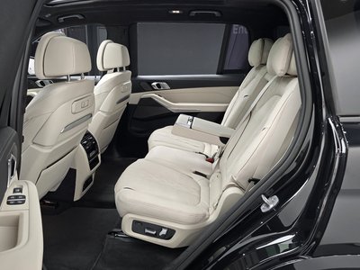 2025 BMW X7 — миниатюра 12