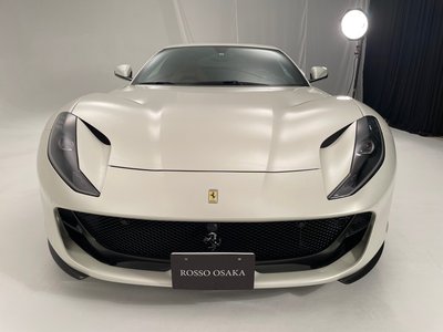 FERRARI 812 - 4