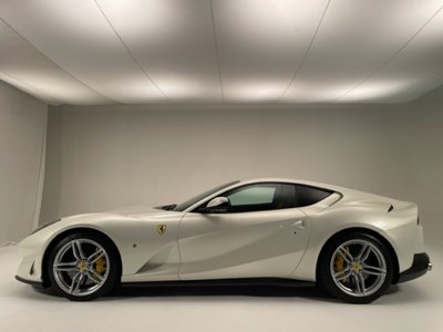 FERRARI 812 - 1
