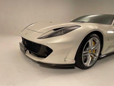 FERRARI 812 - 5