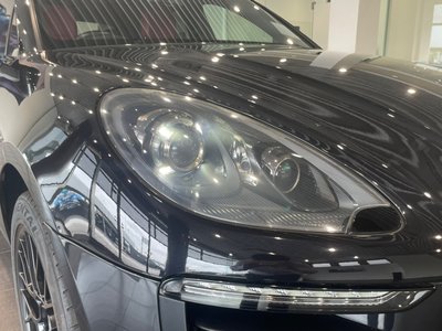 PORSCHE MACAN - 8
