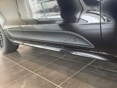 PORSCHE MACAN - 10