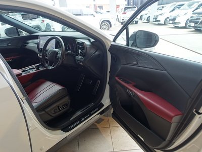 صورة مصغرة 34 لـ 2023 Lexus RX