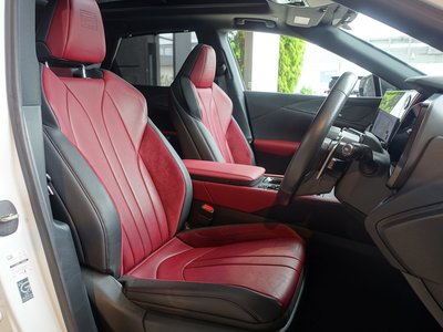 صورة مصغرة 35 لـ 2023 Lexus RX