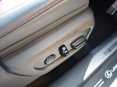 صورة مصغرة 36 لـ 2023 Lexus RX