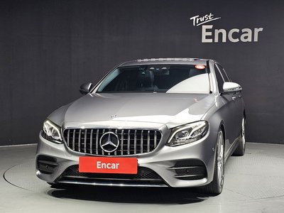 MERCEDES-BENZ E-CLASS - 2