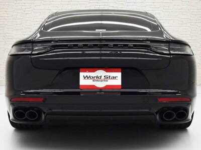 PORSCHE PANAMERA - 4