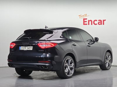 MASERATI LEVANTE - 4