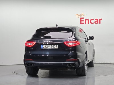 MASERATI LEVANTE - 3