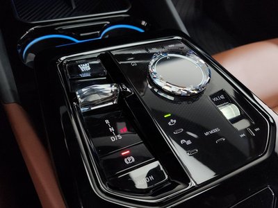 صورة مصغرة 12 لـ 2024 BMW 5 SERIES