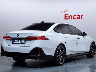 صورة 3 لـ 2024 BMW 5 SERIES