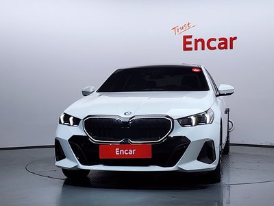 صورة 2 لـ 2024 BMW 5 SERIES