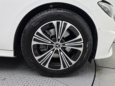 MERCEDES-BENZ E-CLASS - 8