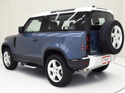 LAND ROVER DEFENDER - 2