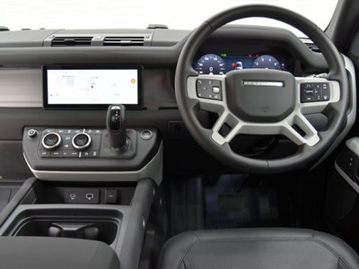 LAND ROVER DEFENDER - 9
