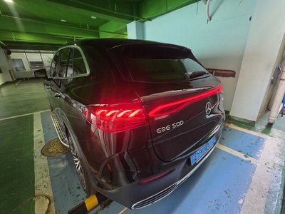 MERCEDES-BENZ EQE - 4