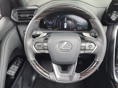 2025 Lexus LX — миниатюра 20